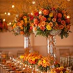 rosas coloridas em decoração para casamento em salão